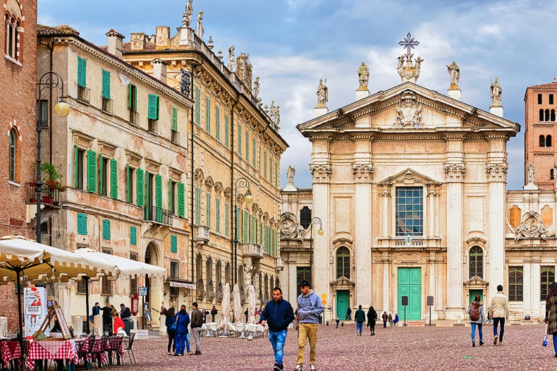 Mantua - Stockfoto-ID: 241156162 Copyright: R.Babakin  - Big Stock Photo