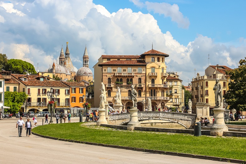 Padua - Stockfoto-ID: 345867619 Copyright: Denis Vostrikov - Big Stock Photo